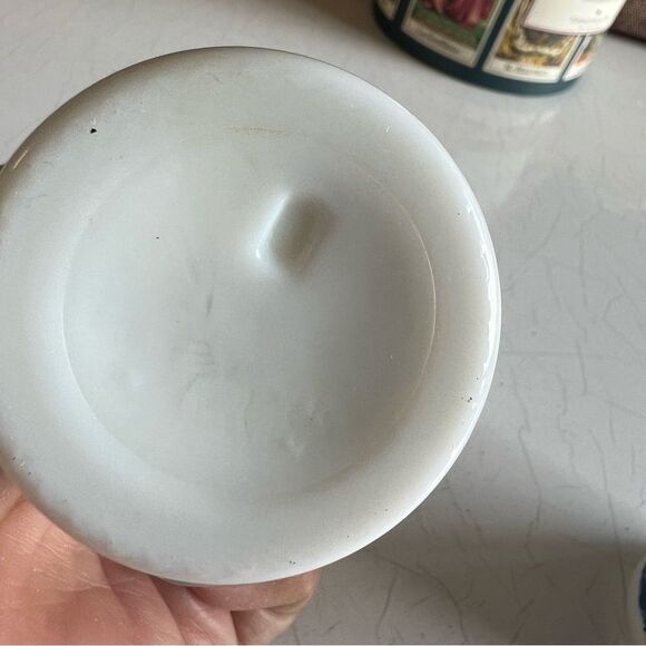 Vintage 1950's Milk Glass Belgium Apothecary set of two With Bubble Lid 5 X 2.5 - Picture 4 of 5